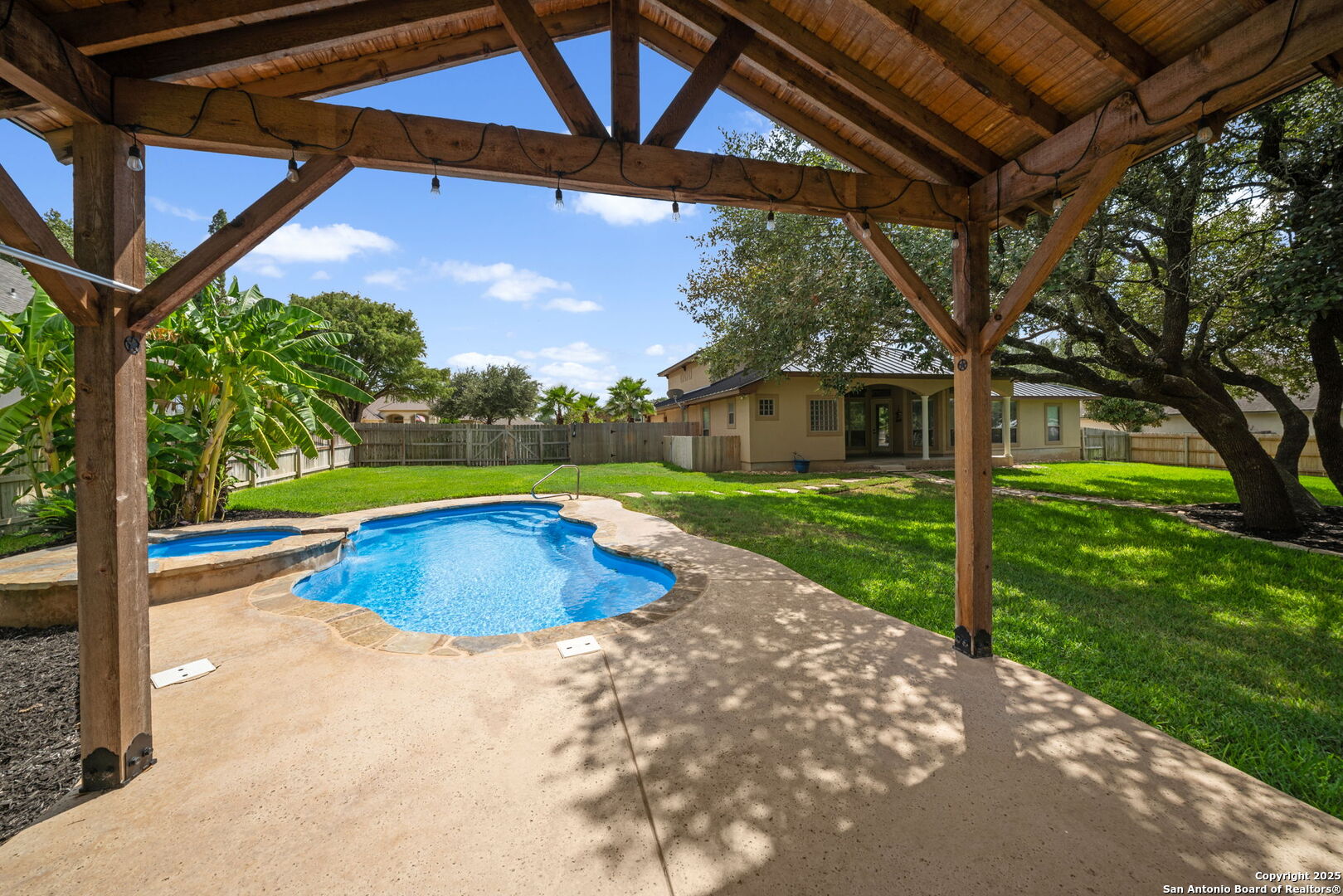 main property photo 27