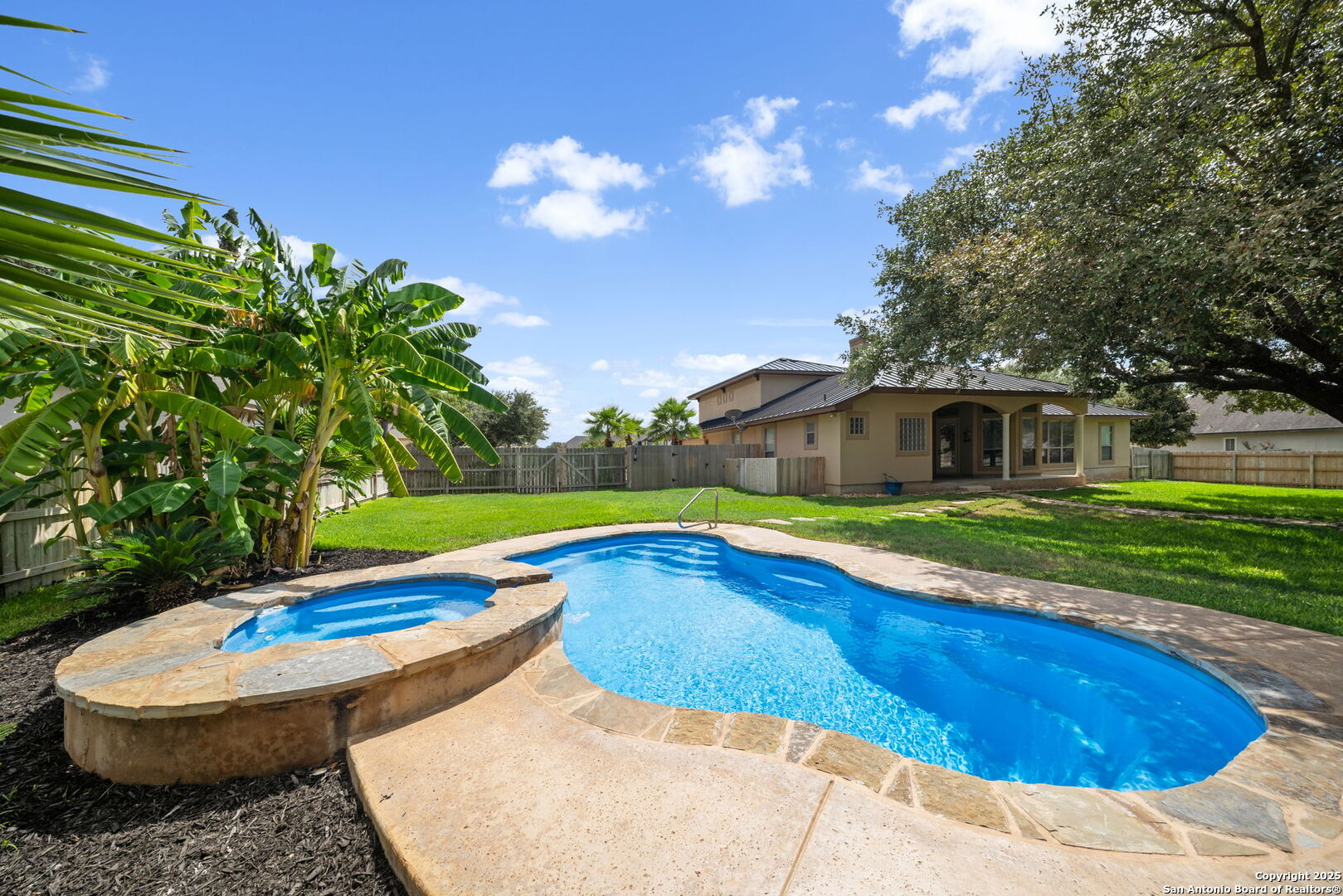 main property photo 28