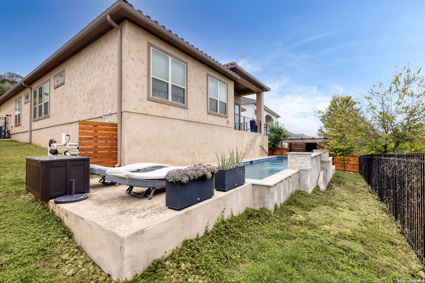 main property photo 35