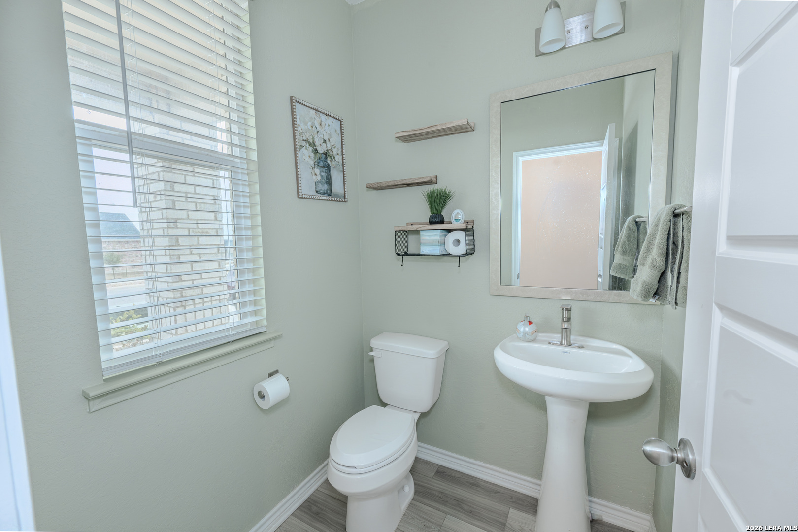 main property photo 12