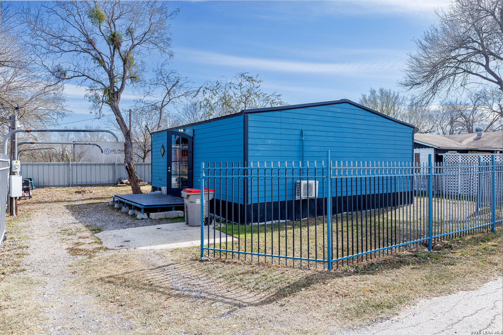 main property photo 14