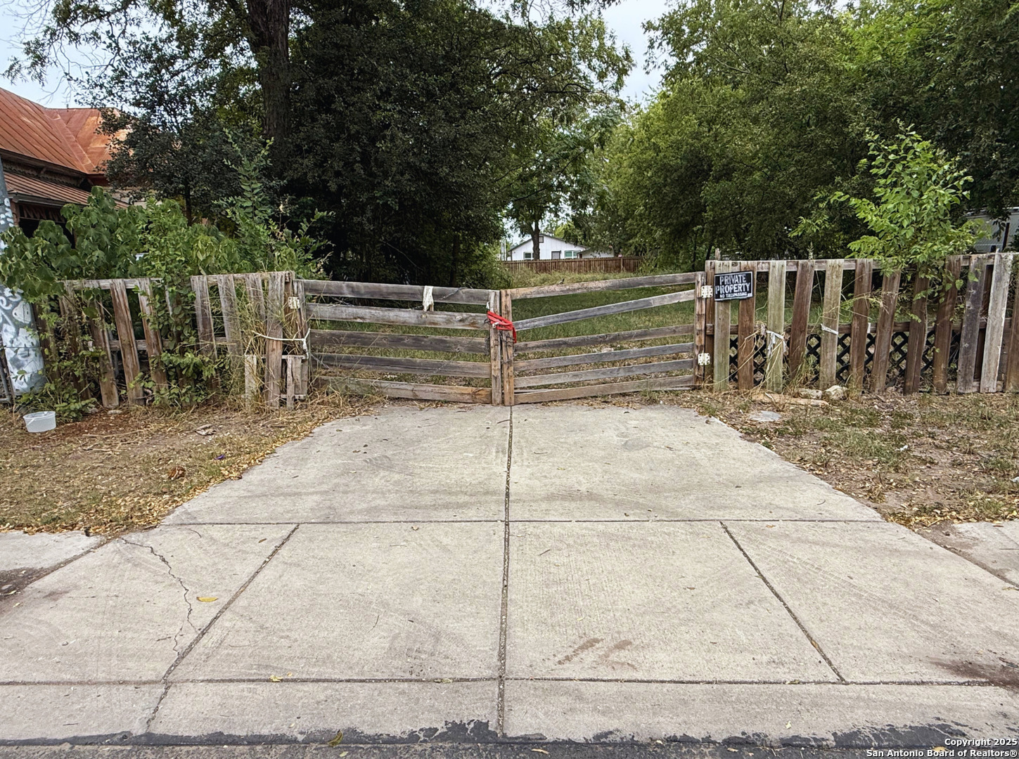 main property photo 9
