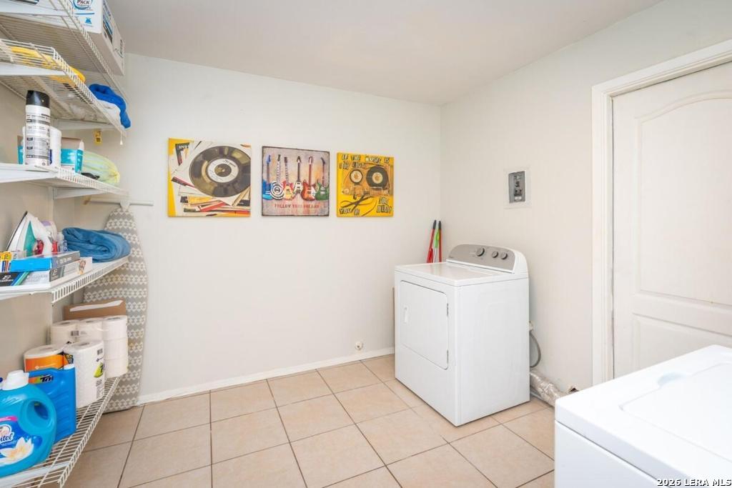 main property photo 17