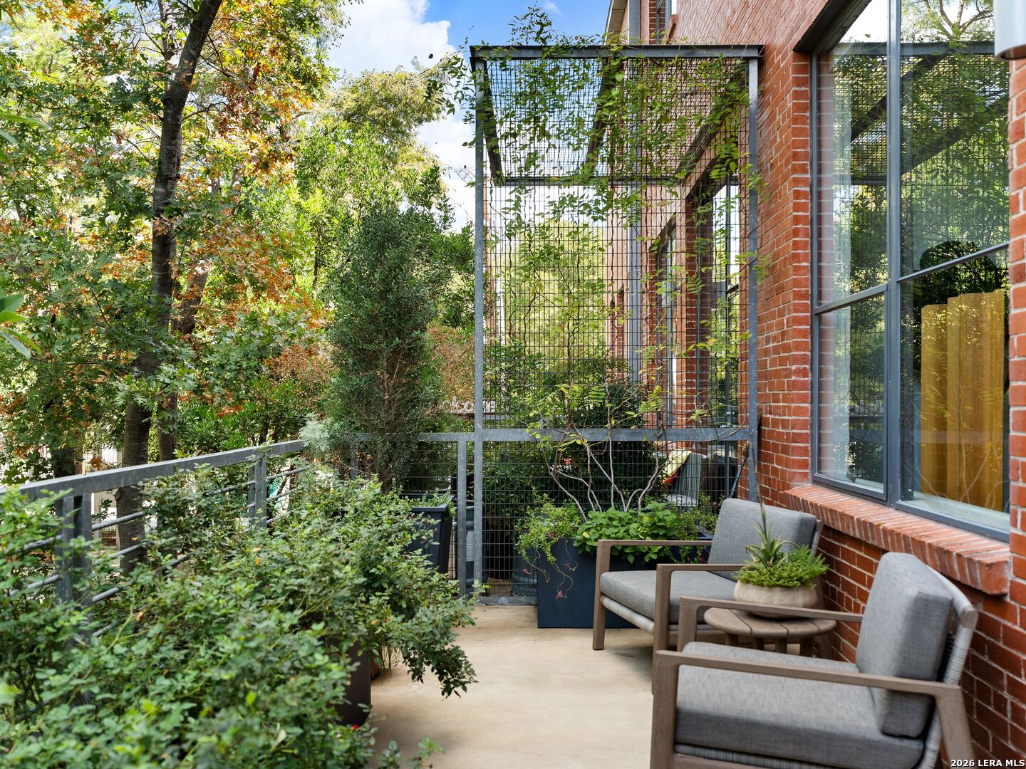 main property photo 30