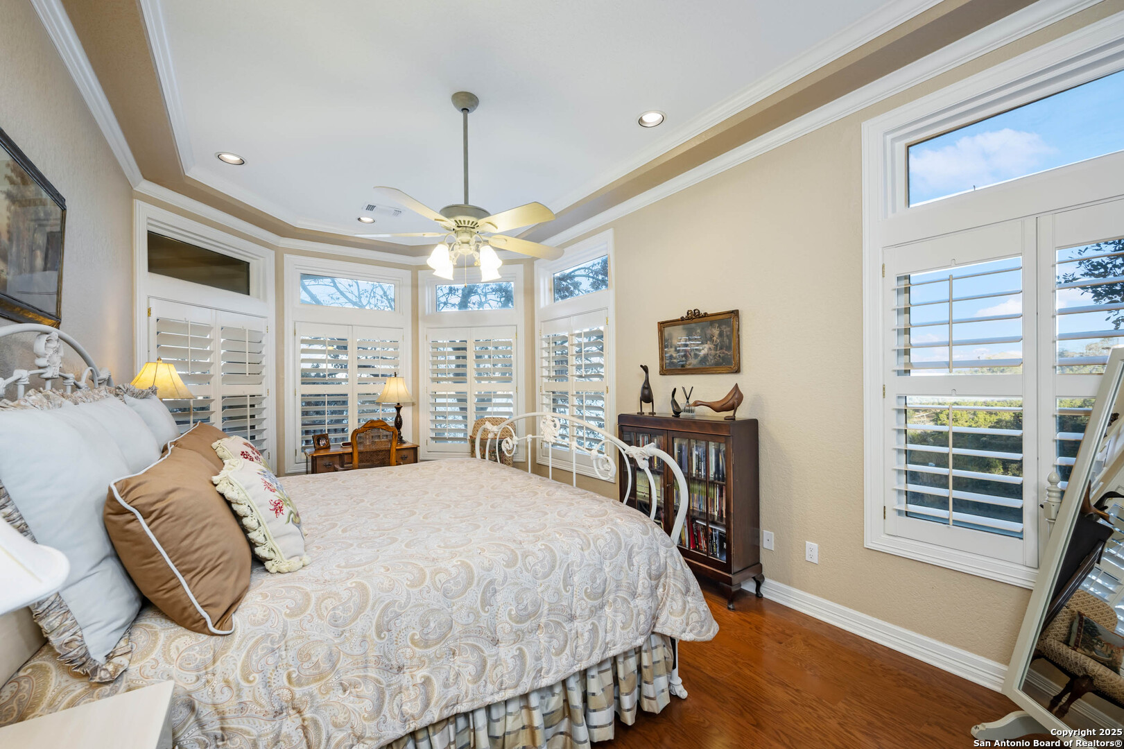 main property photo 27