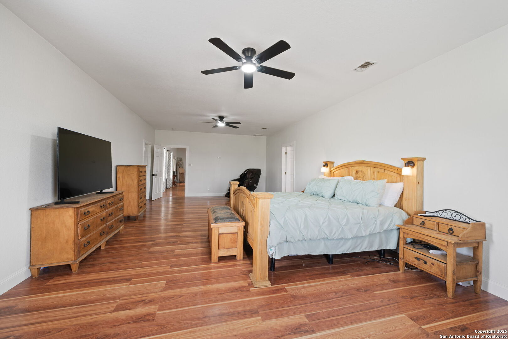 main property photo 25