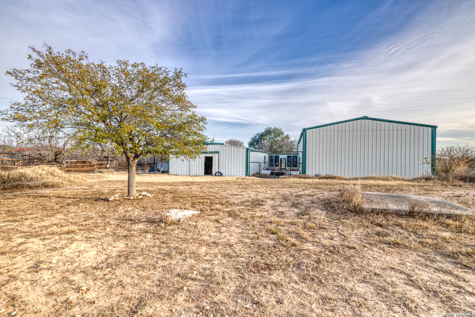 main property photo 23