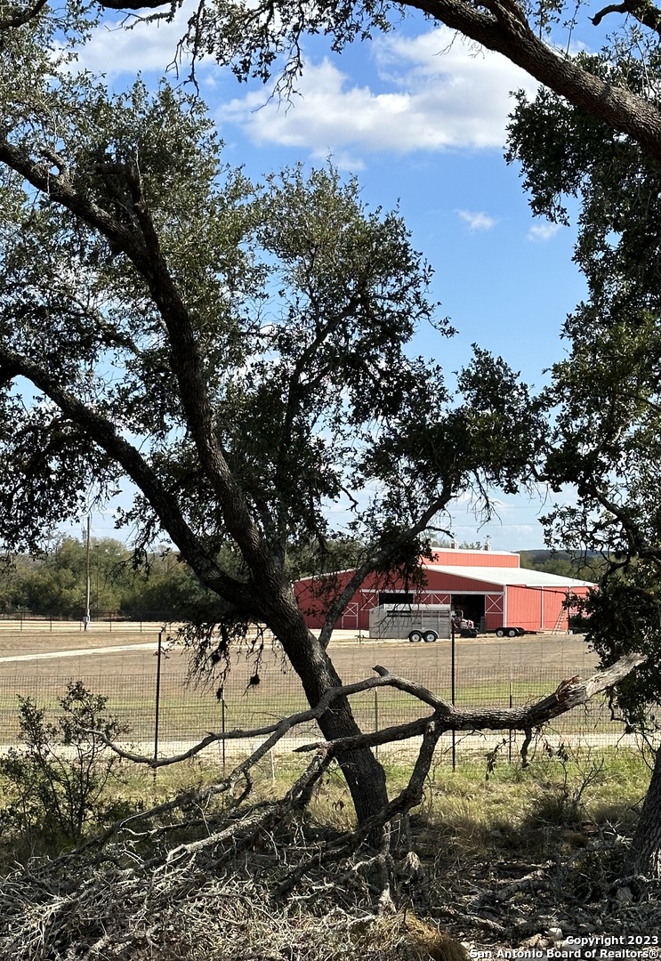 main property photo 9