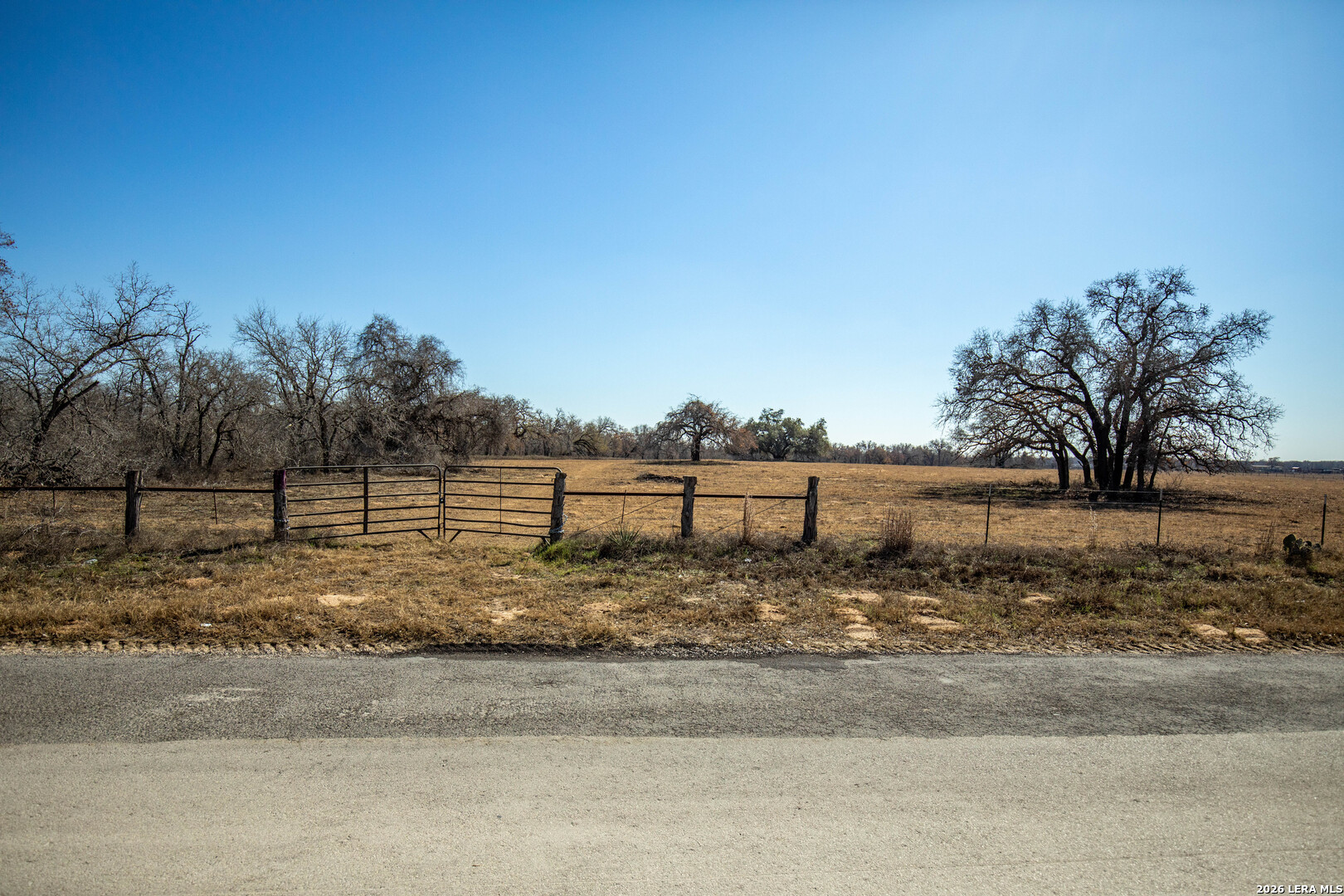 main property photo 11