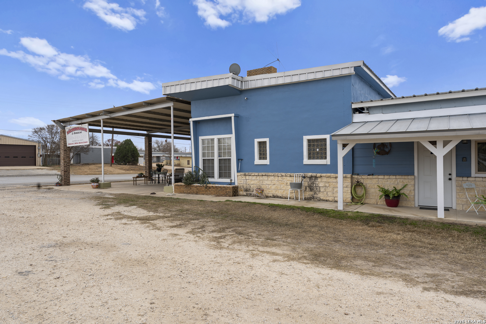 main property photo 23