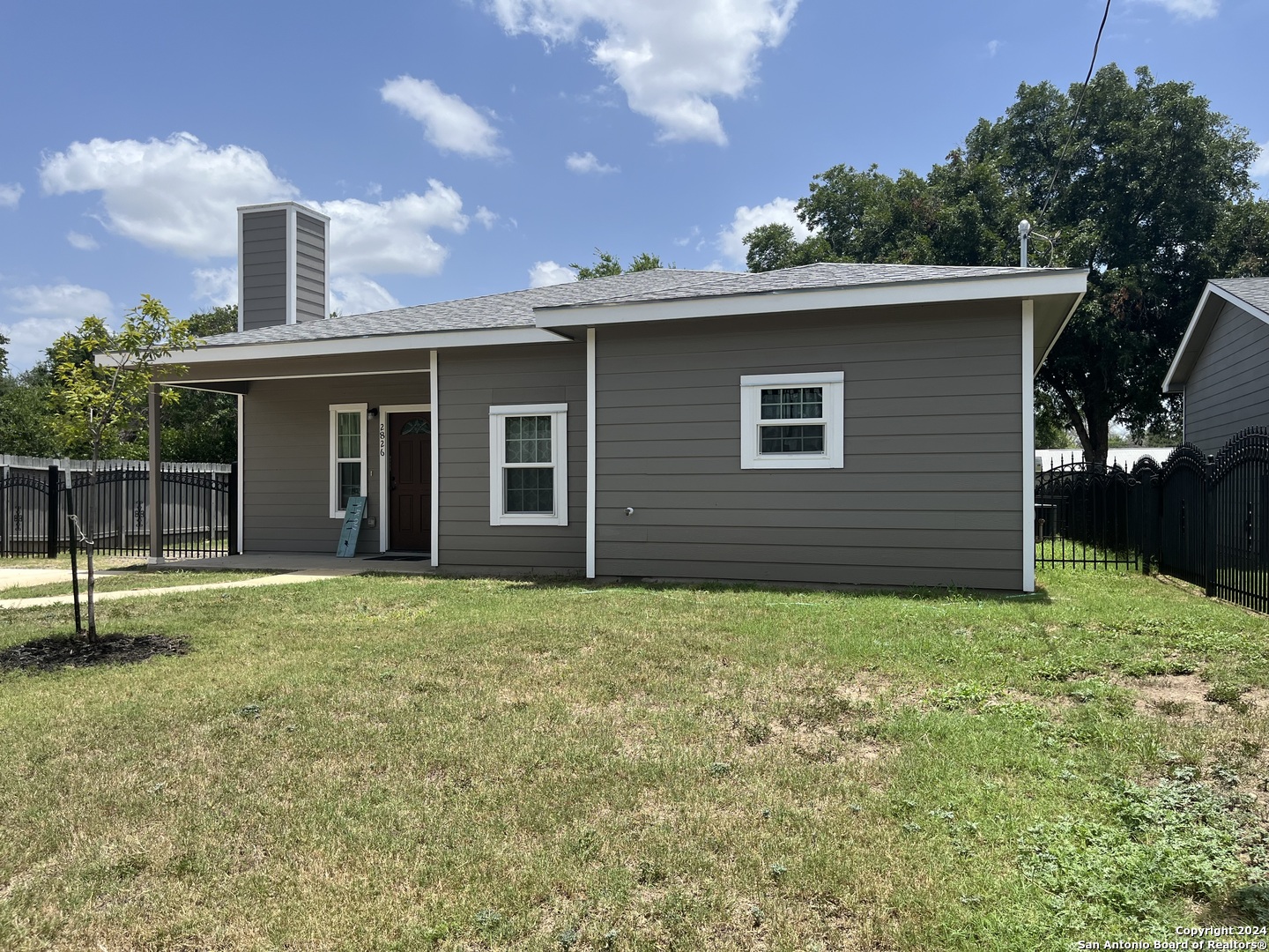 main property photo 3