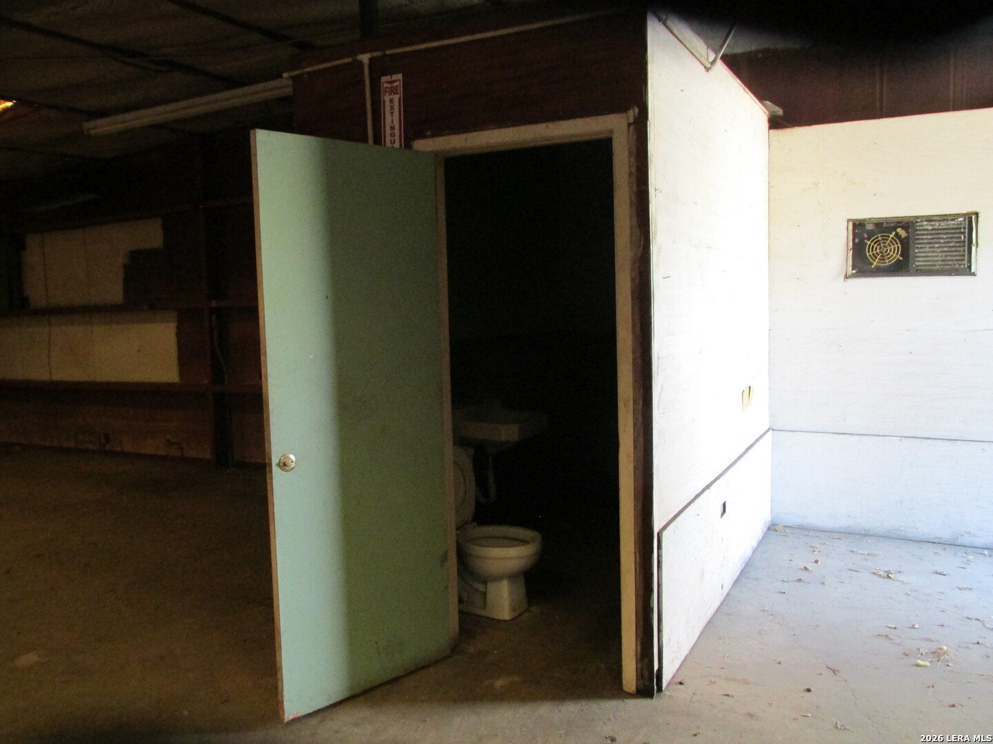 main property photo 8