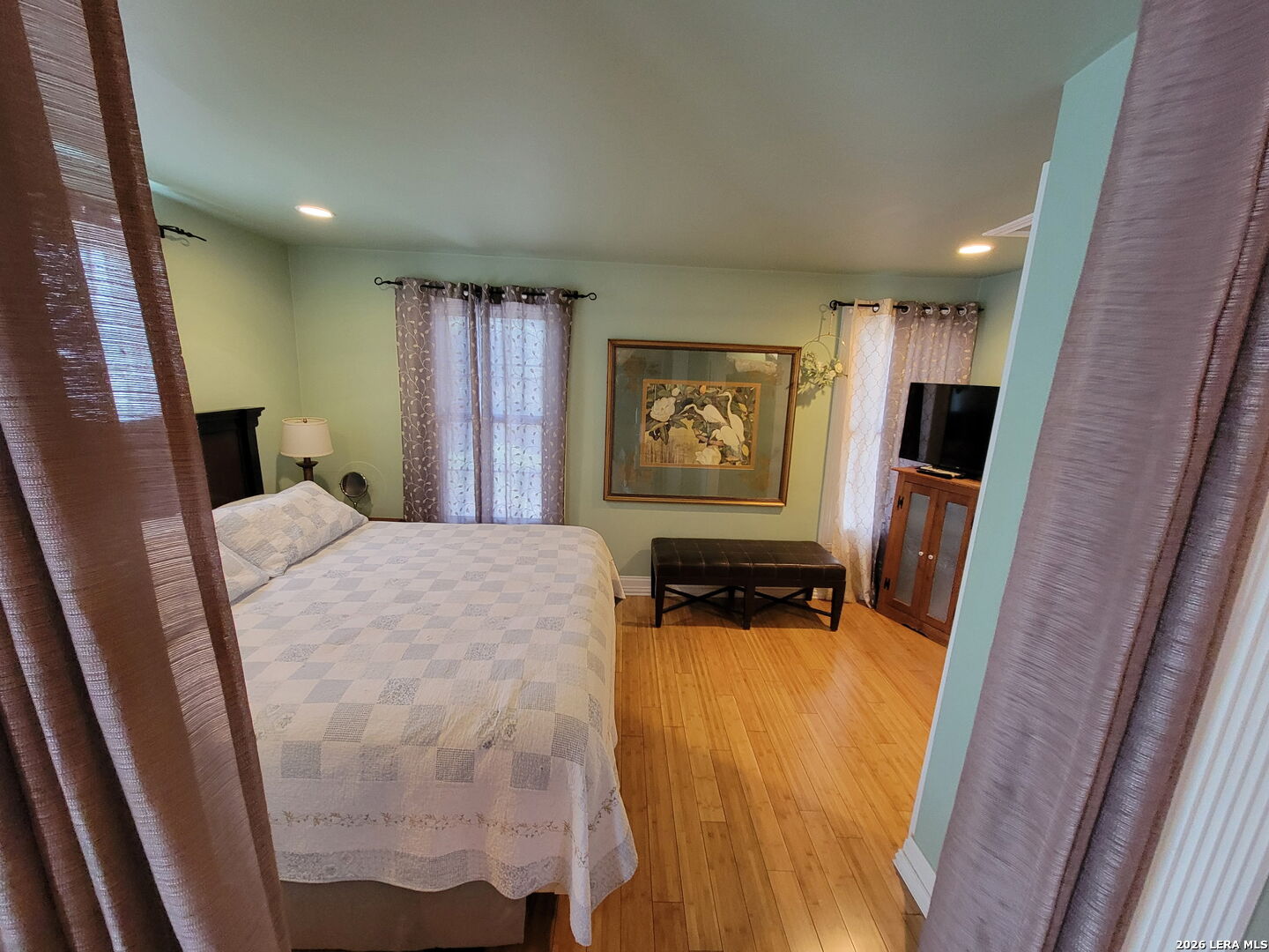 main property photo 31