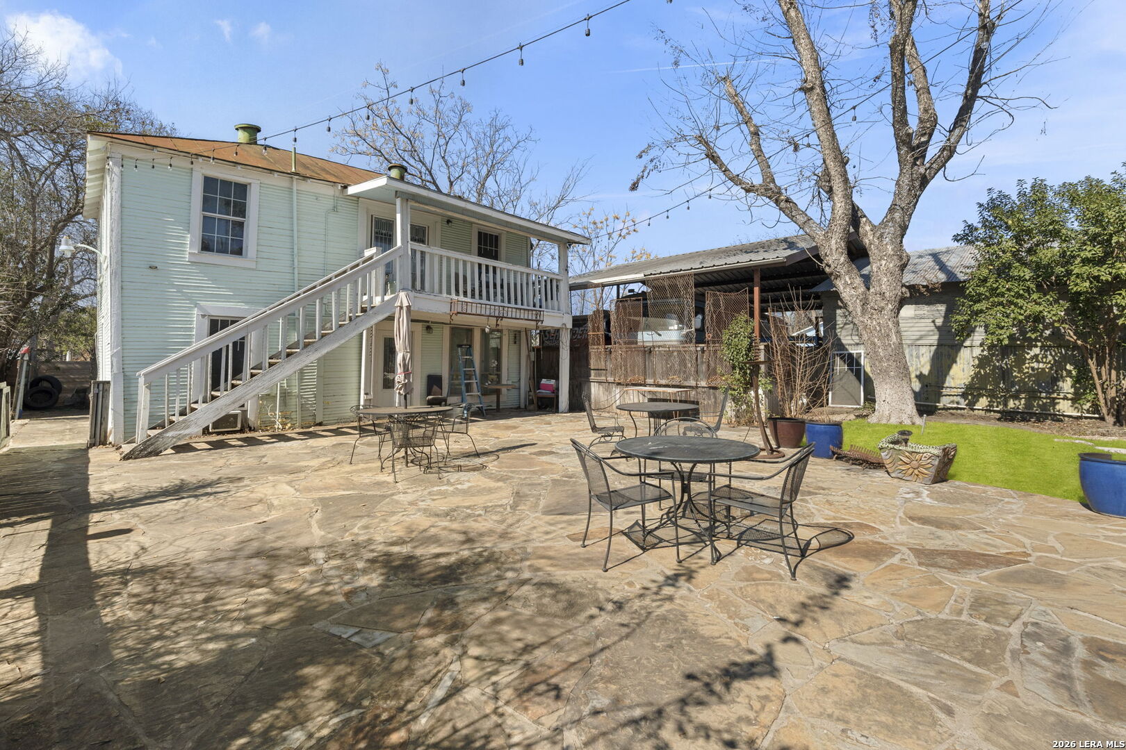 main property photo 40