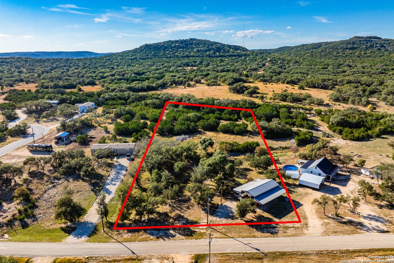 main property photo 9