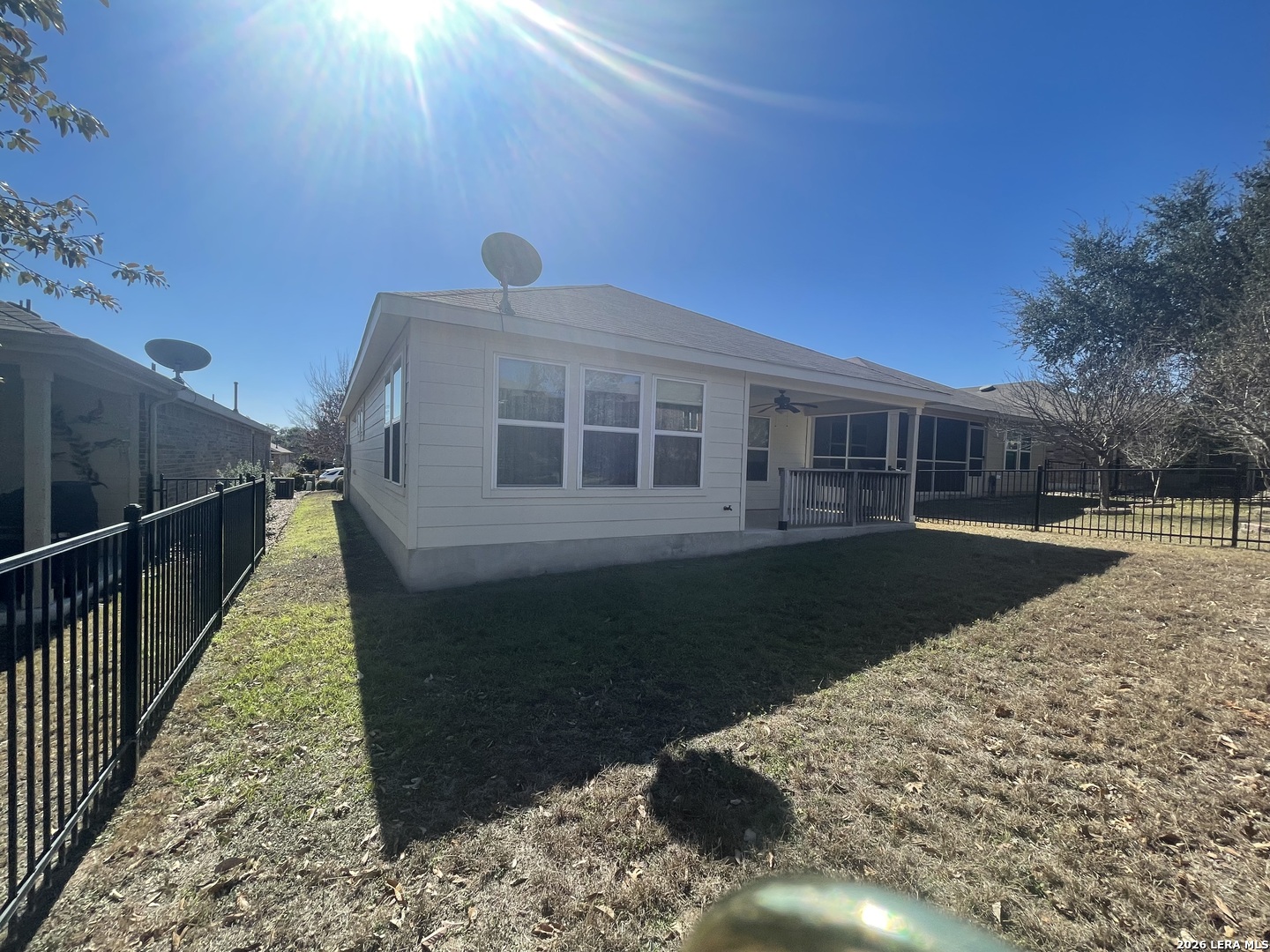 main property photo 9
