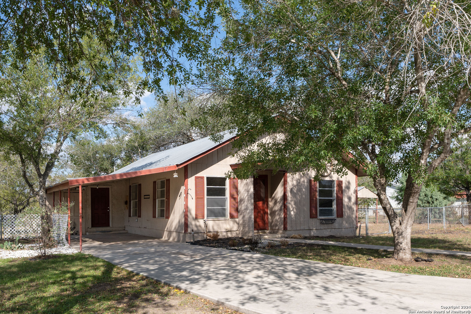 main property photo 2