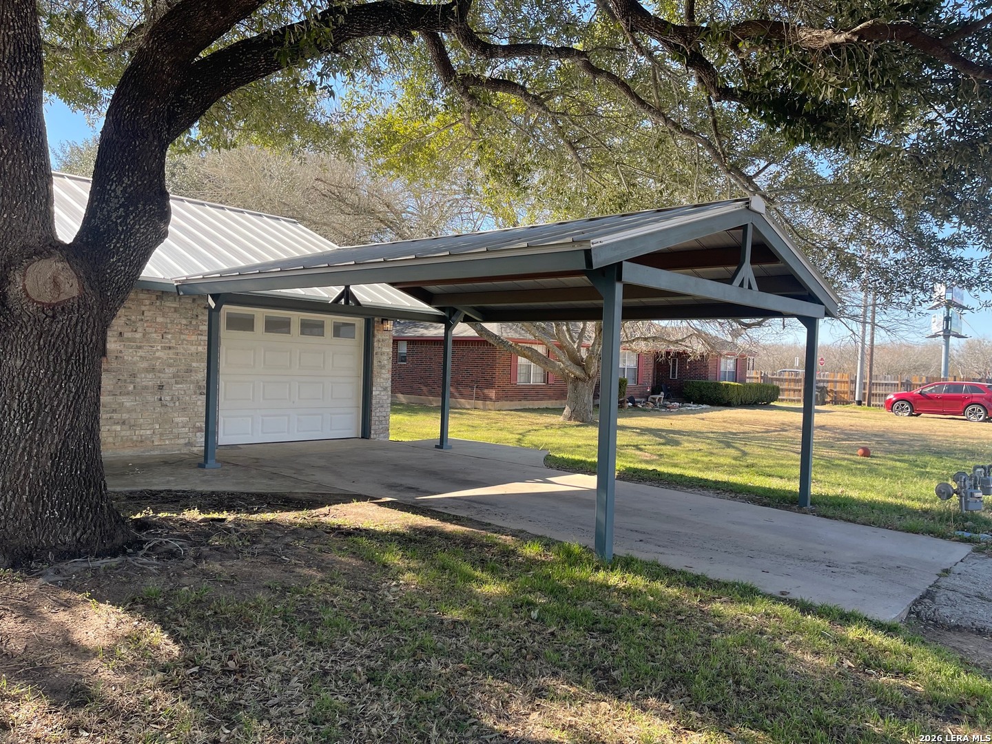 main property photo 5