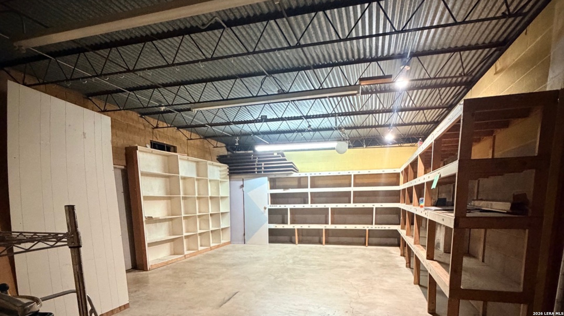 main property photo 20