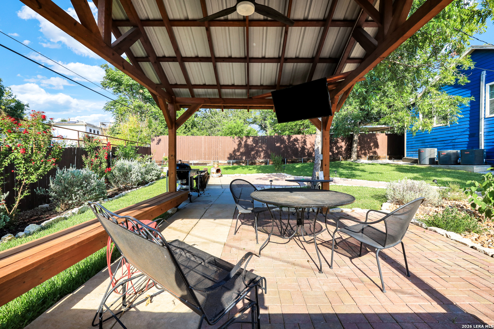 main property photo 8