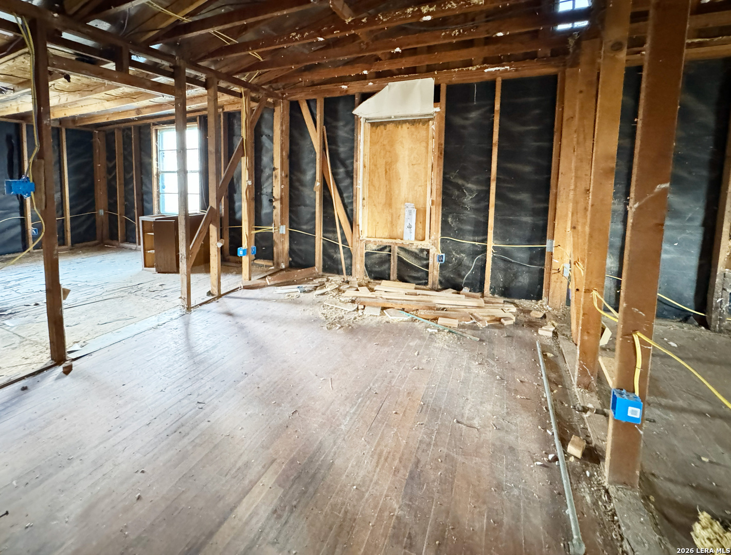 main property photo 12