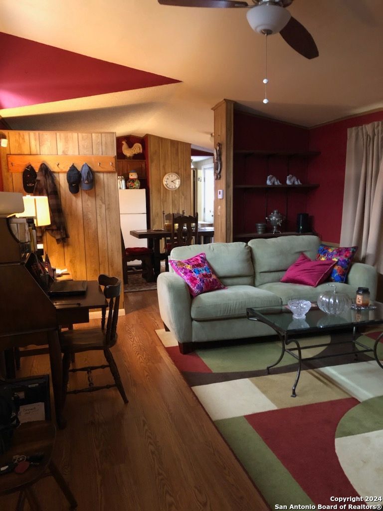 main property photo 9