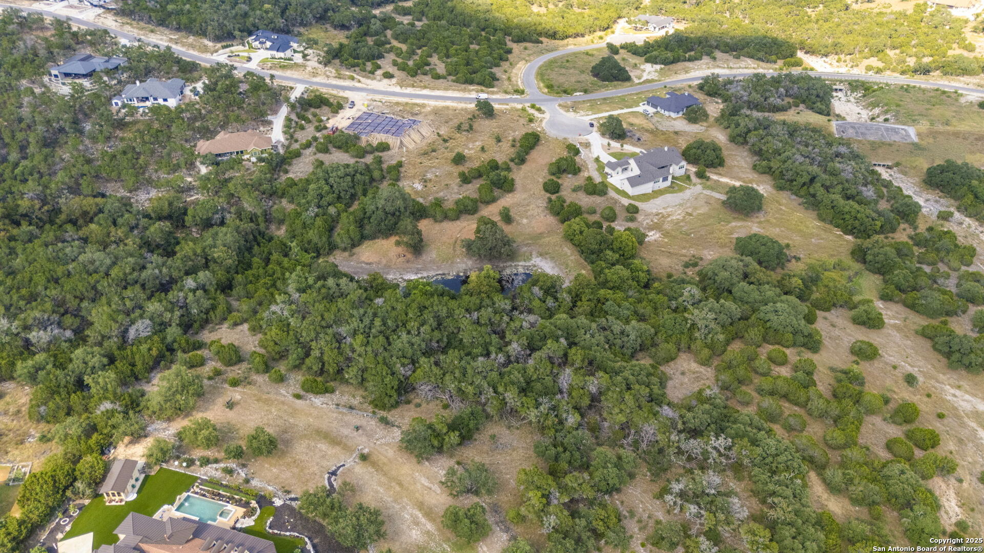 main property photo 17