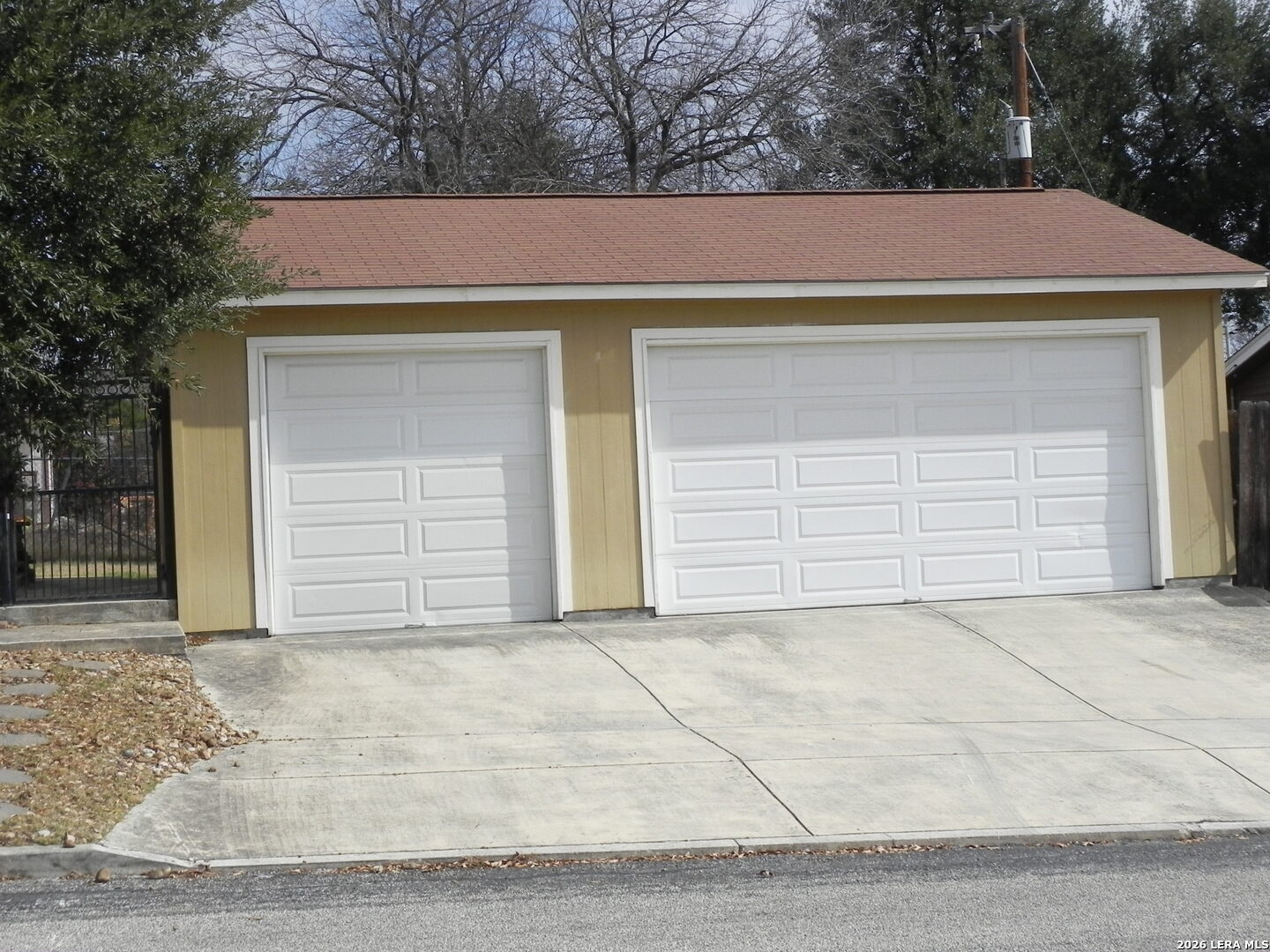 main property photo 20