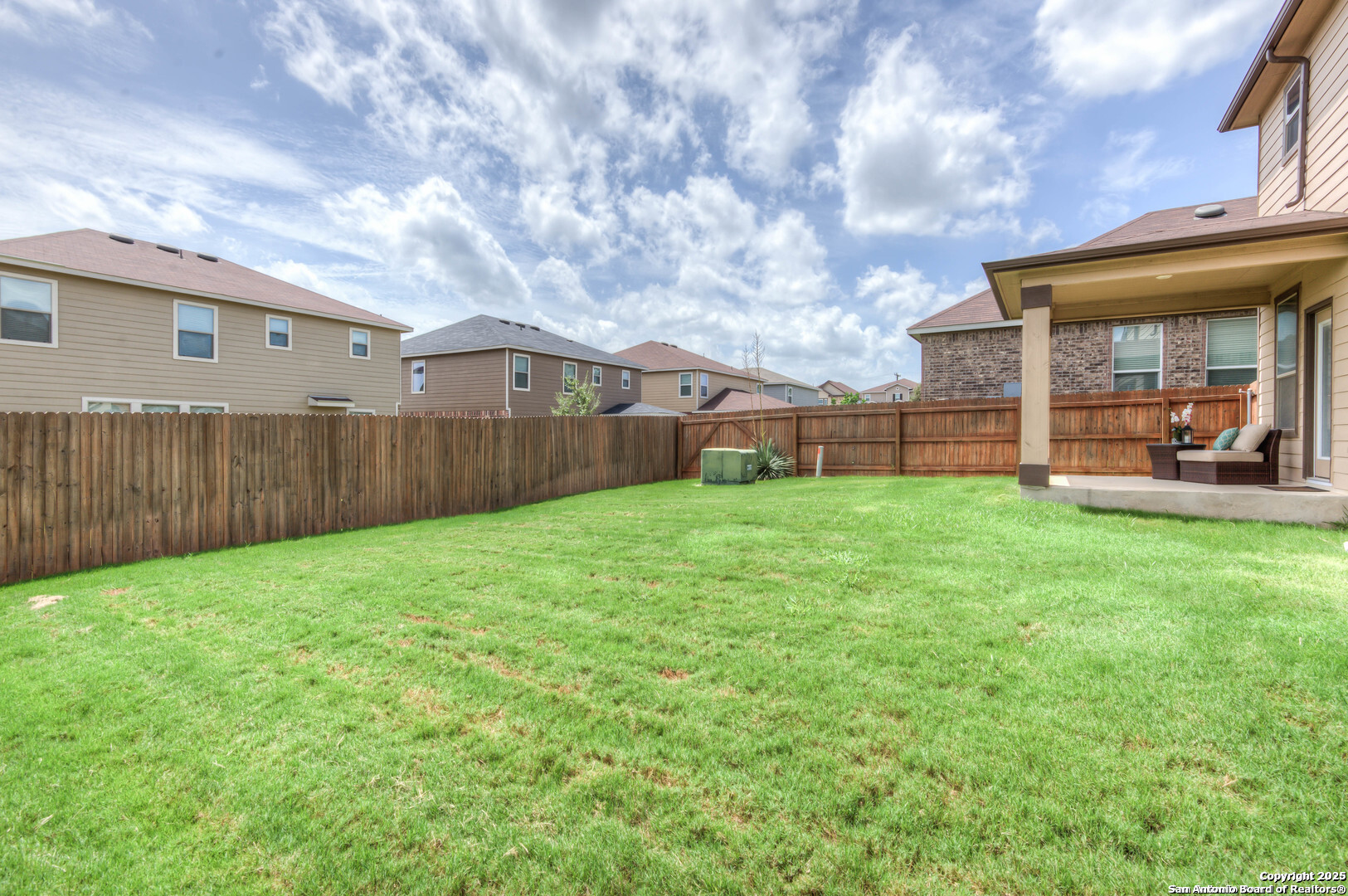 main property photo 25