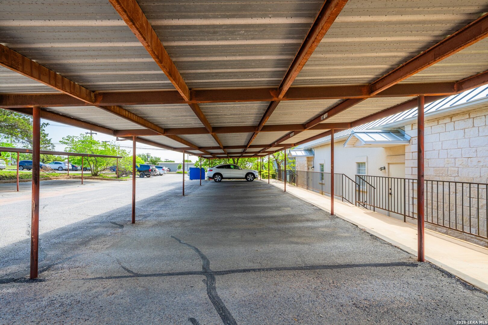 main property photo 9