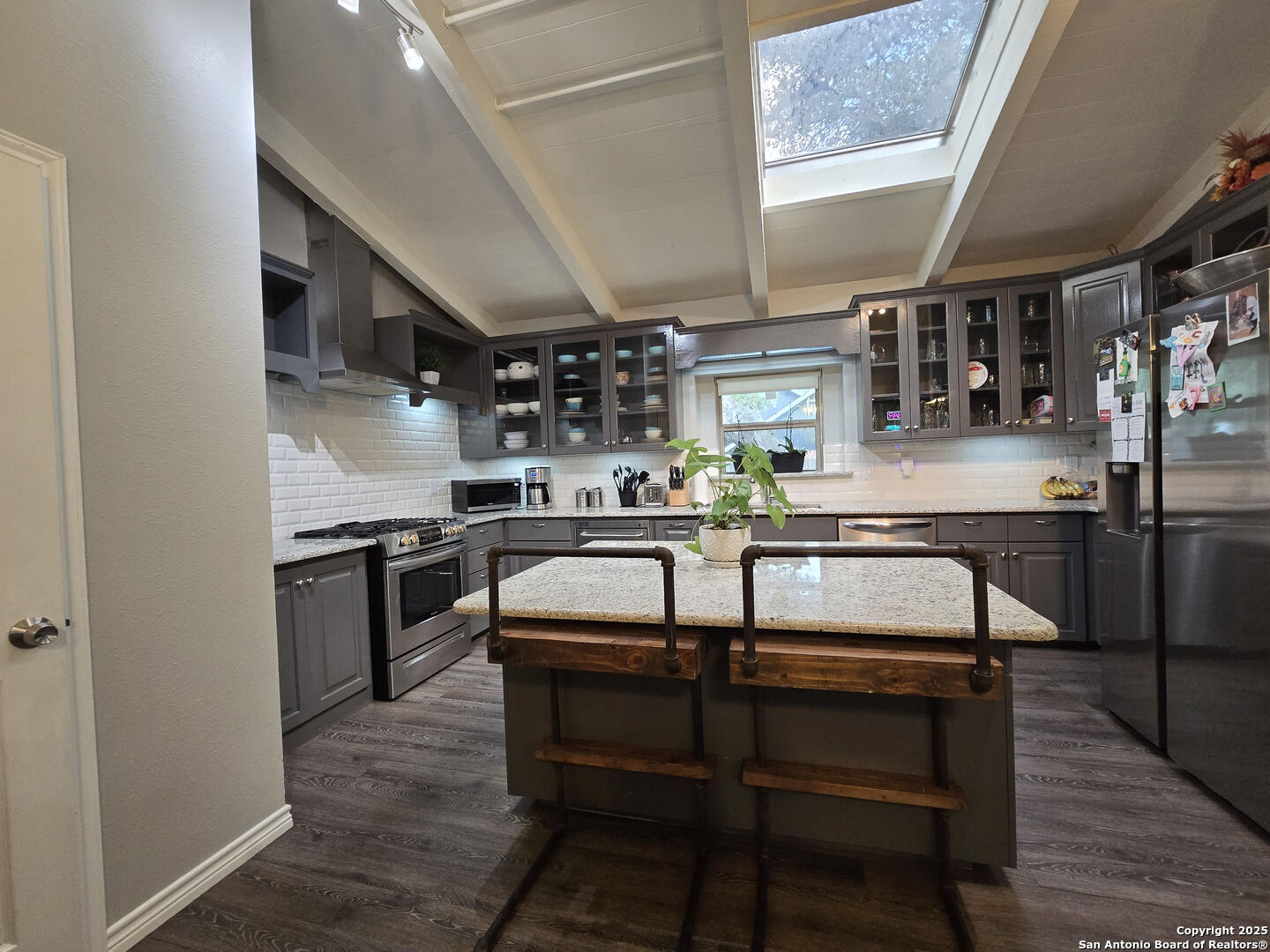 main property photo 14