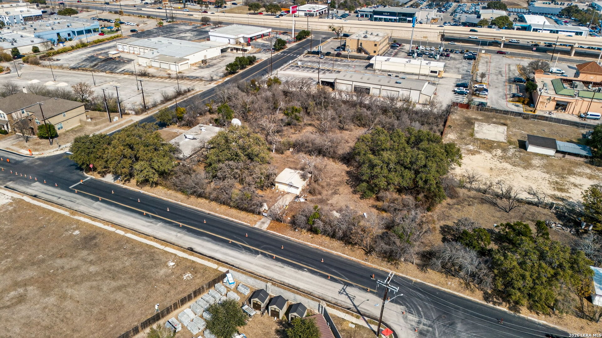 main property photo 6