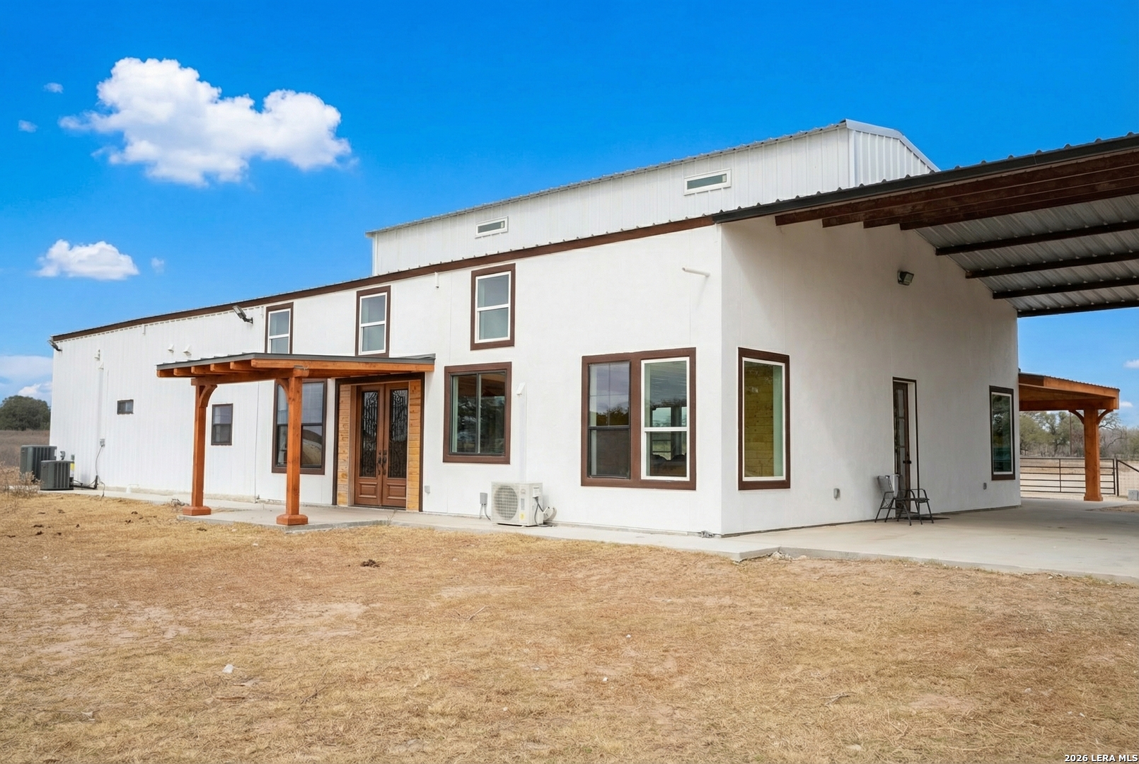 main property photo 11
