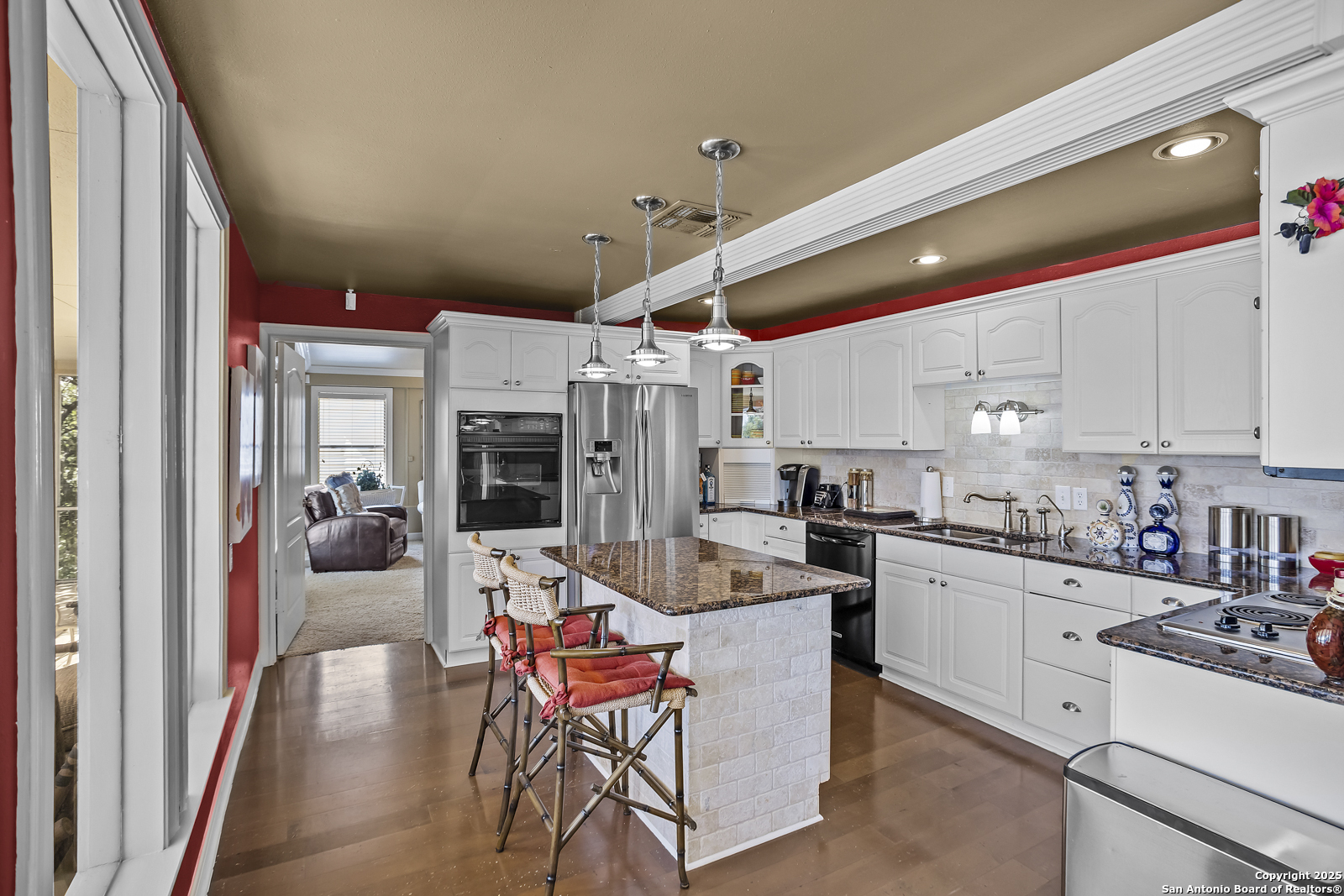 main property photo 19