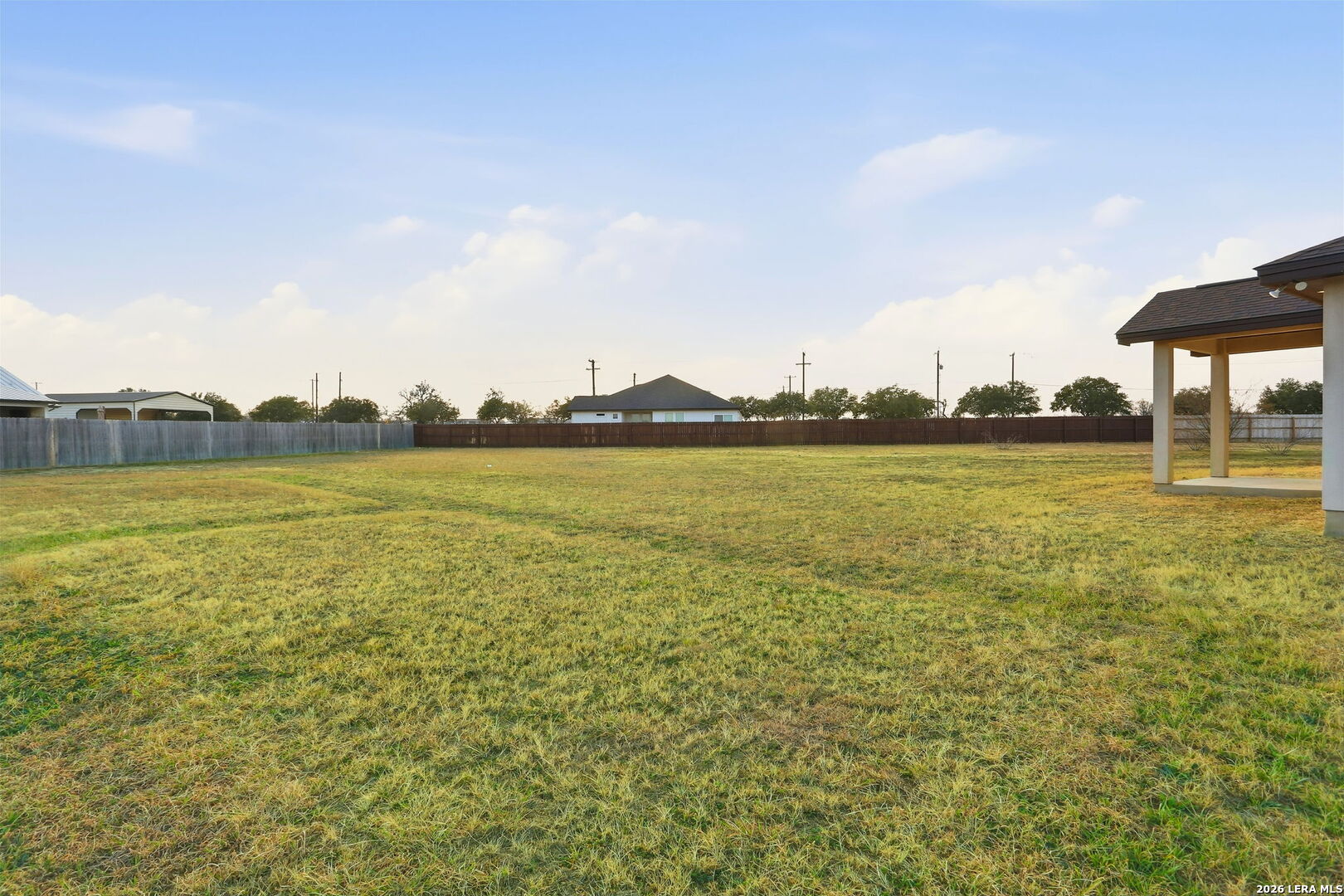 main property photo 40