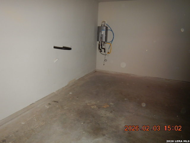 main property photo 13
