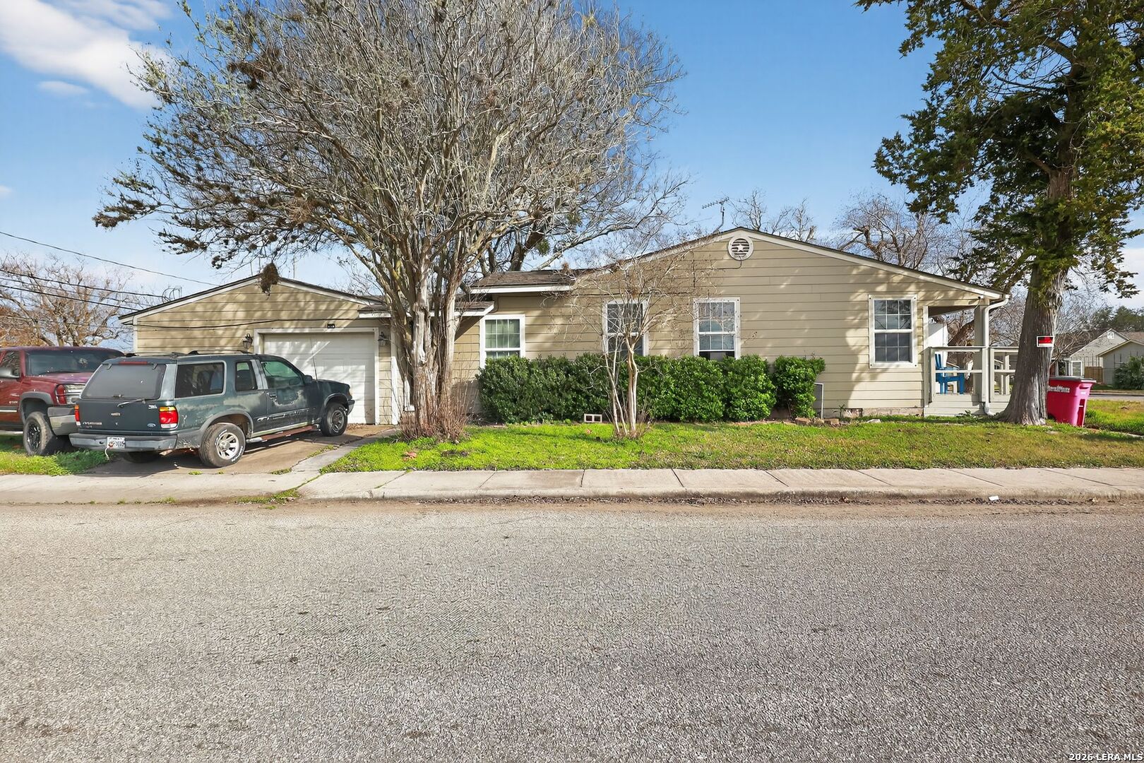 main property photo 2