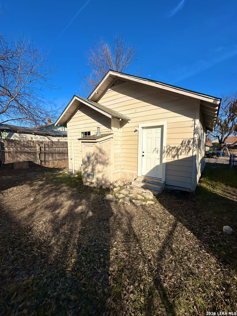 main property photo 11