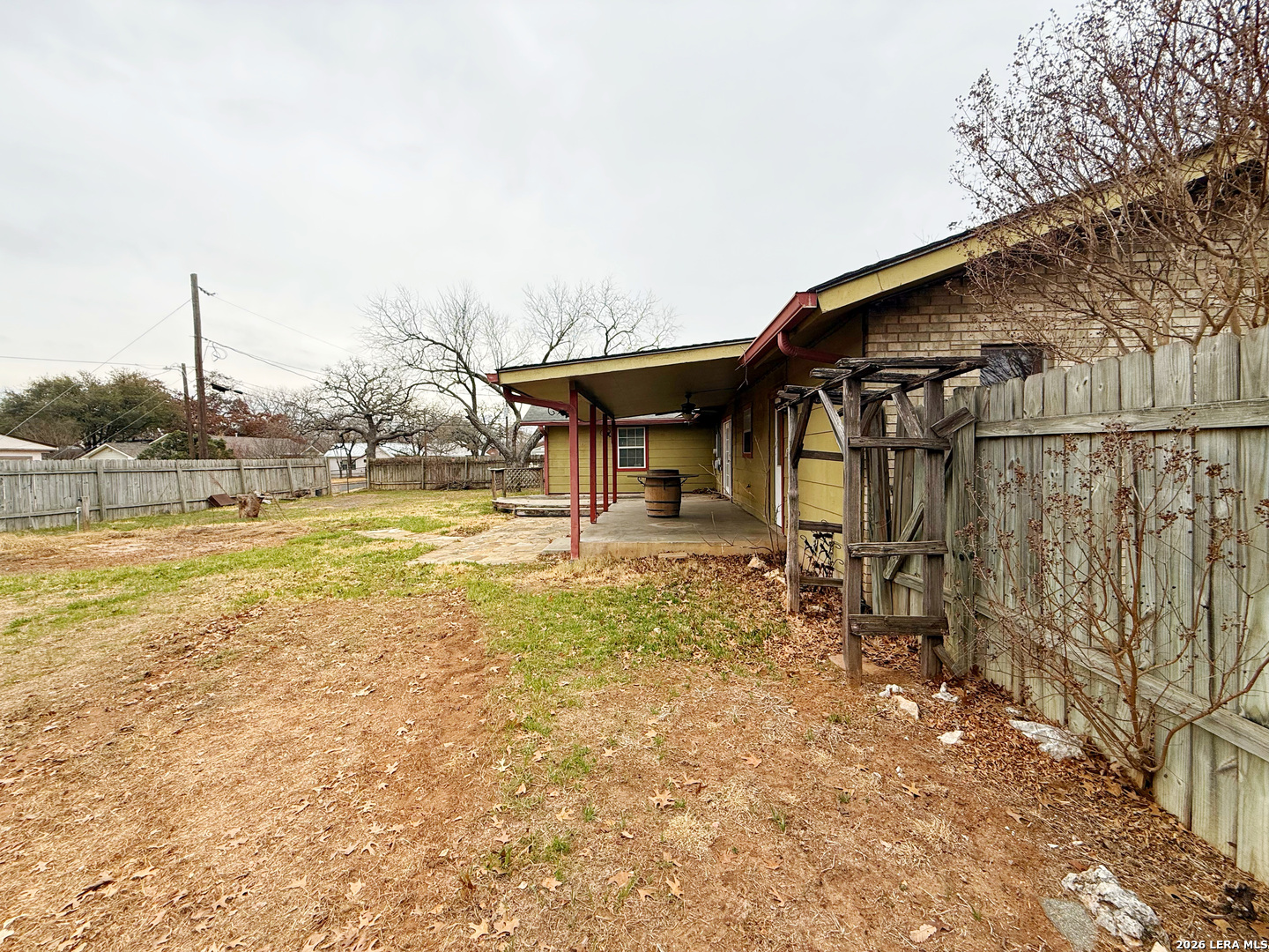 main property photo 28