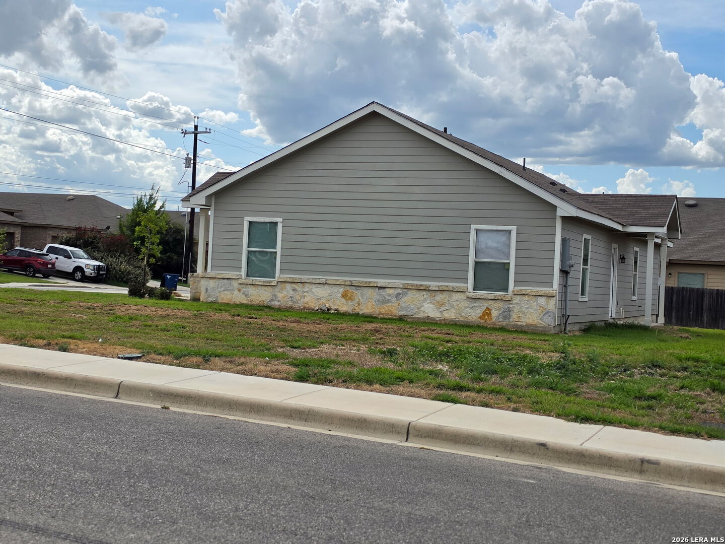main property photo 32