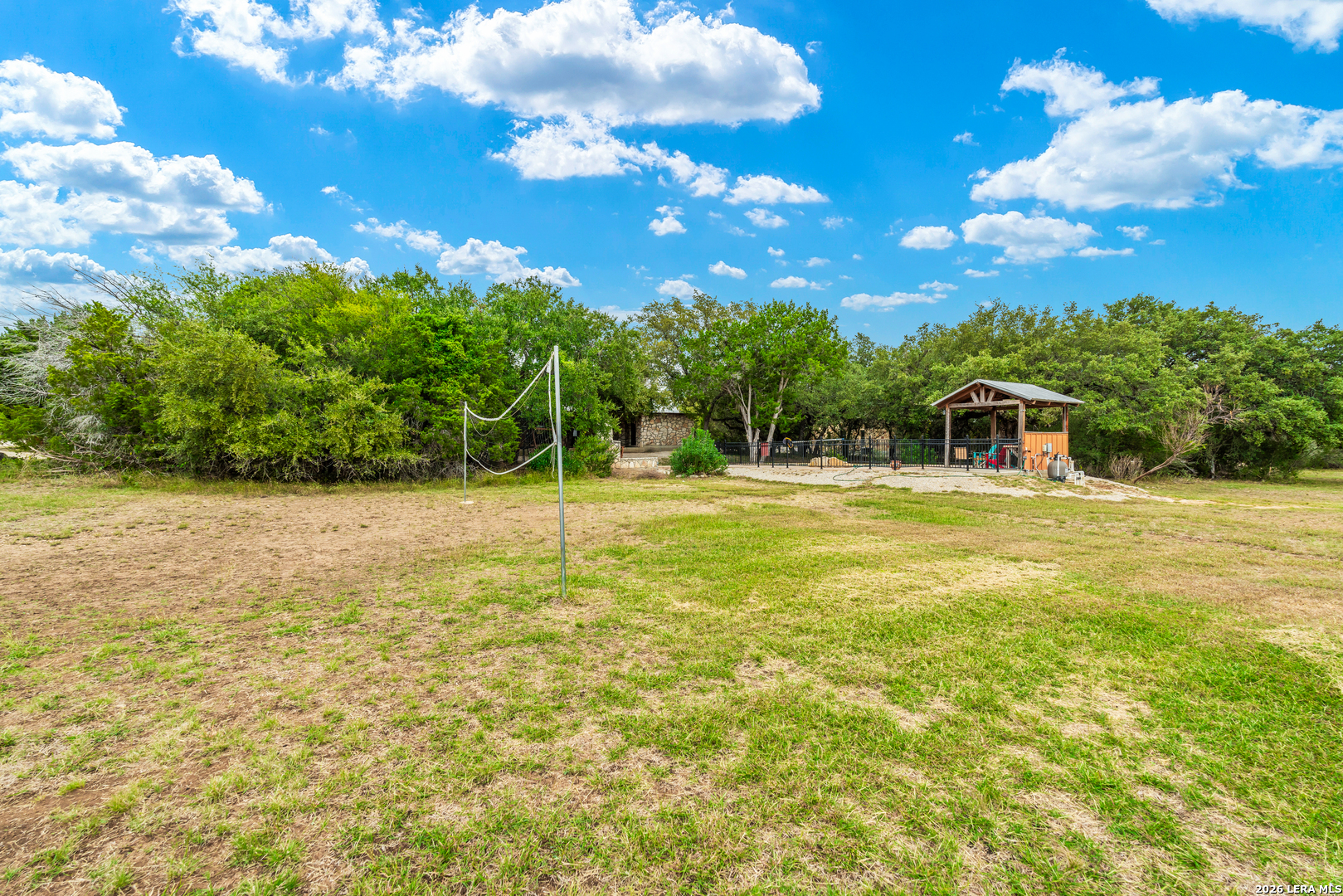 main property photo 40