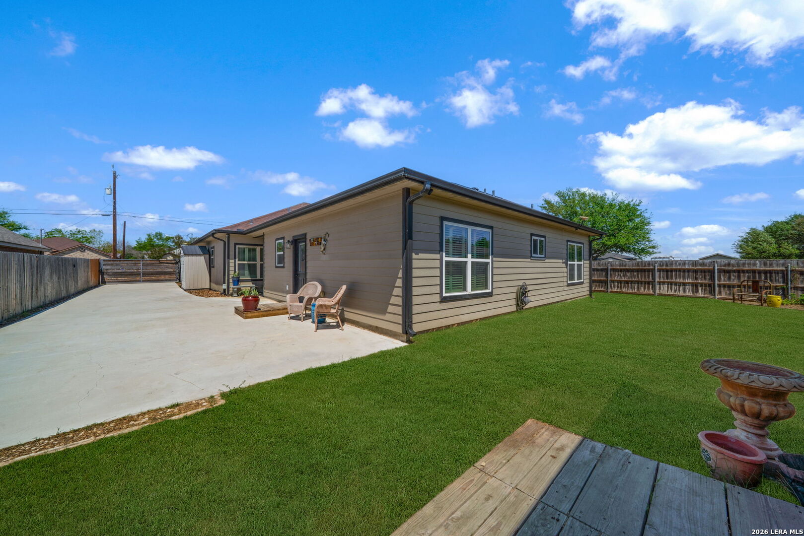 main property photo 32