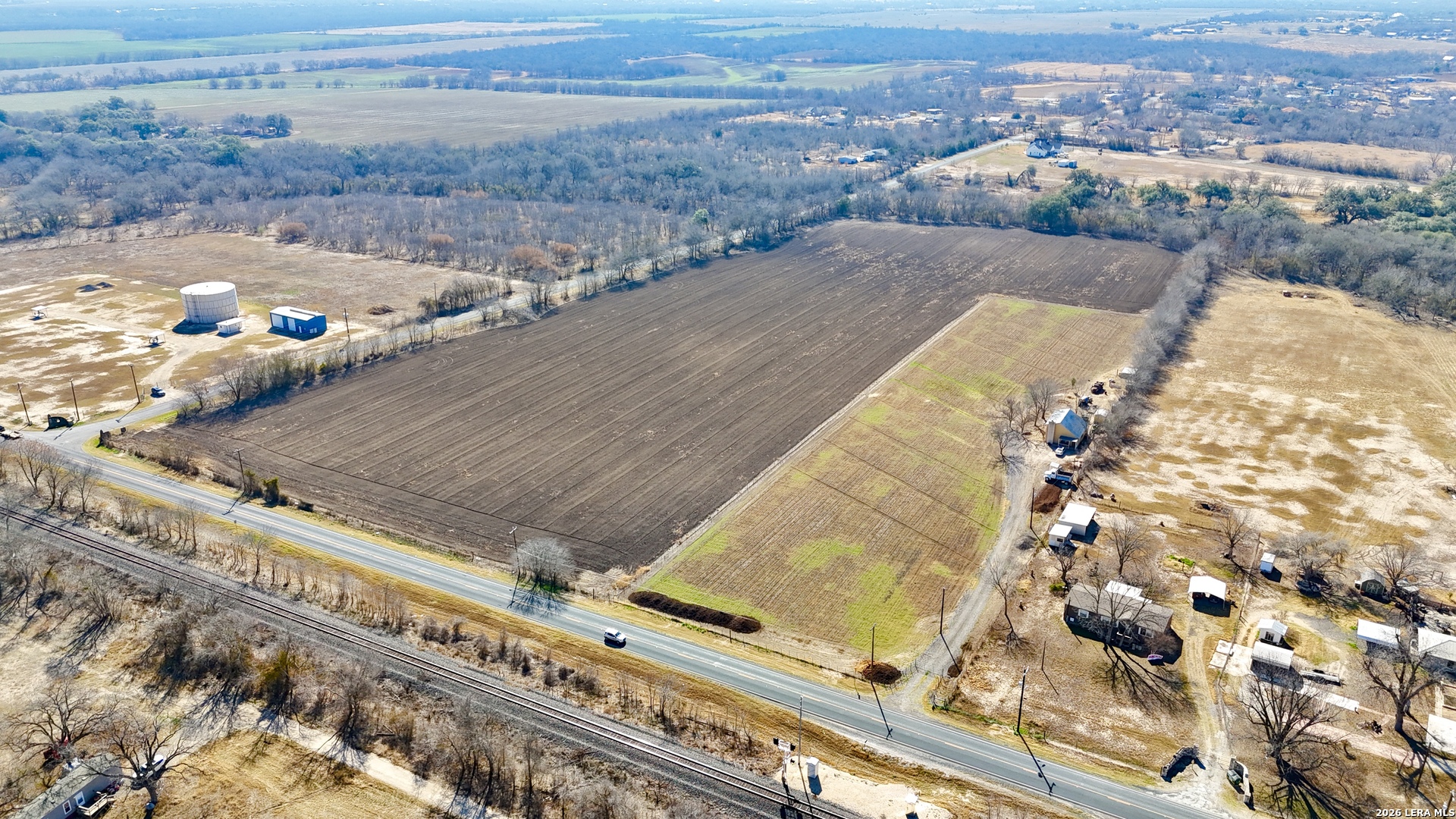 main property photo 10