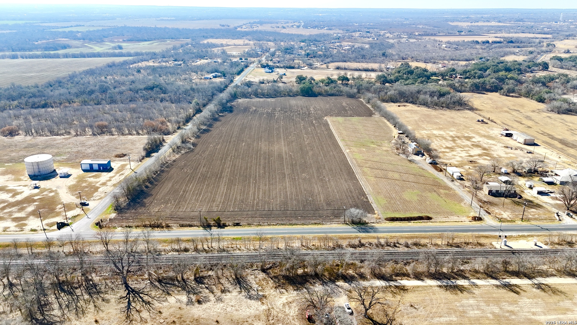 main property photo 11