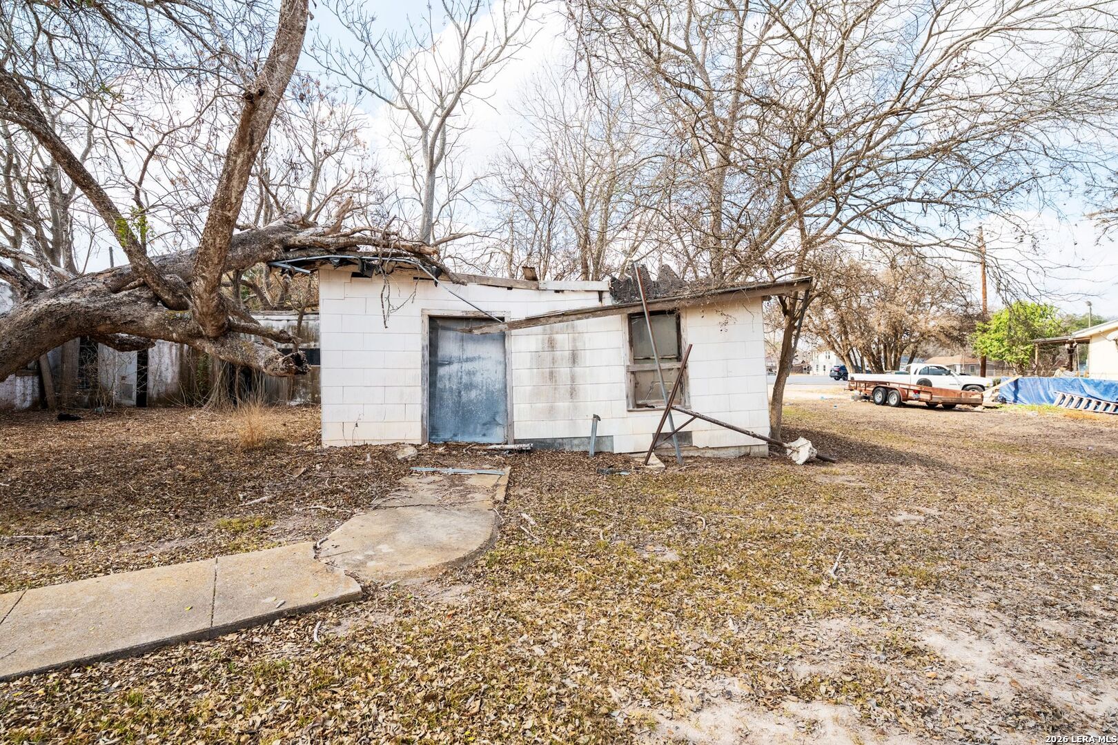 main property photo 6