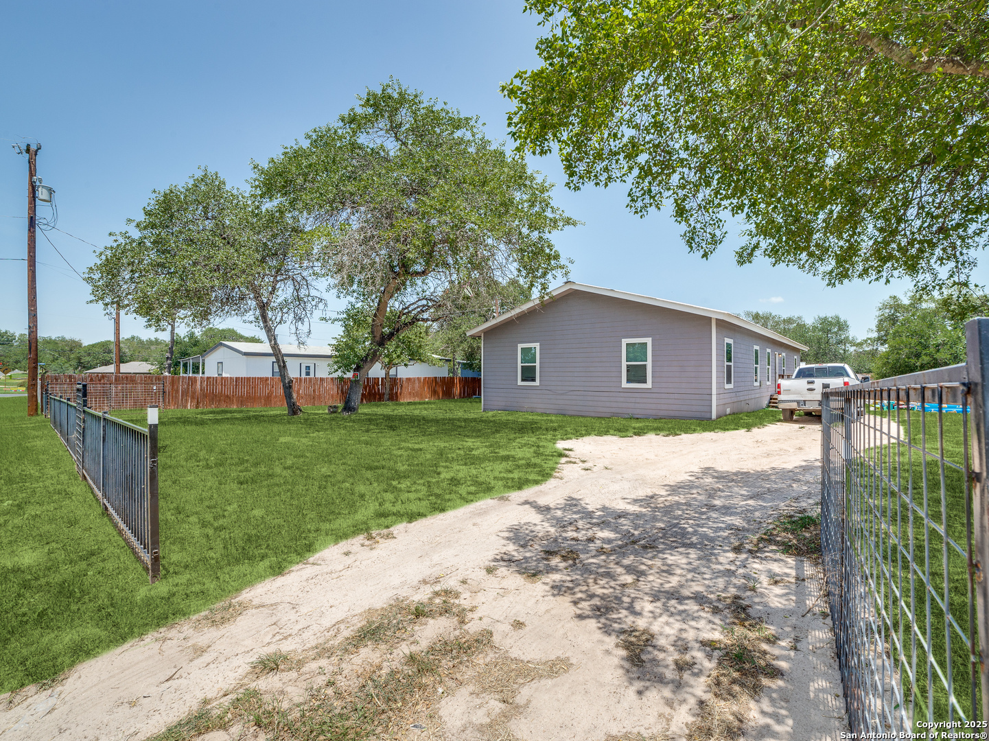 main property photo 2