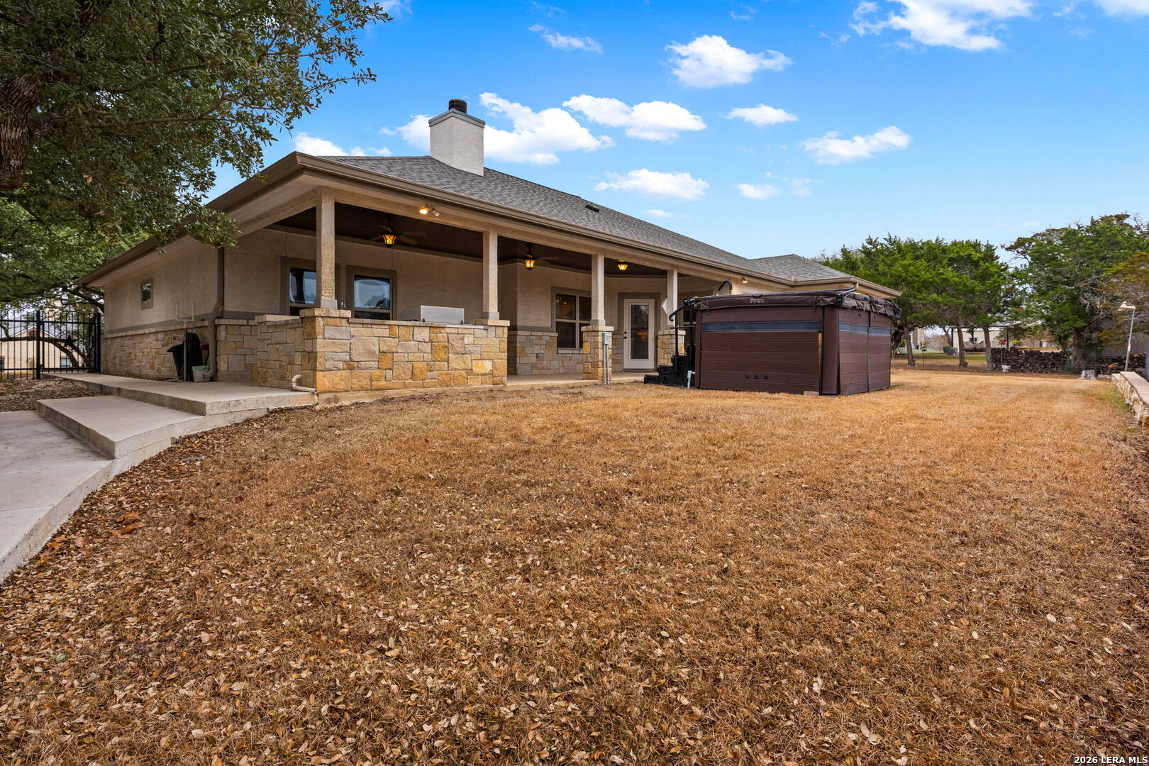 main property photo 23