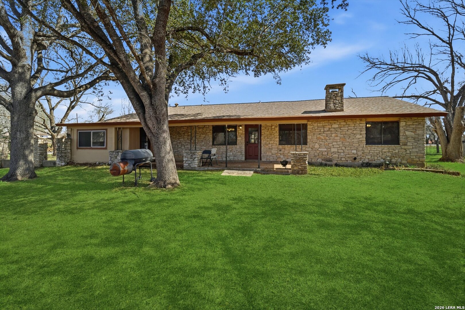 main property photo 4