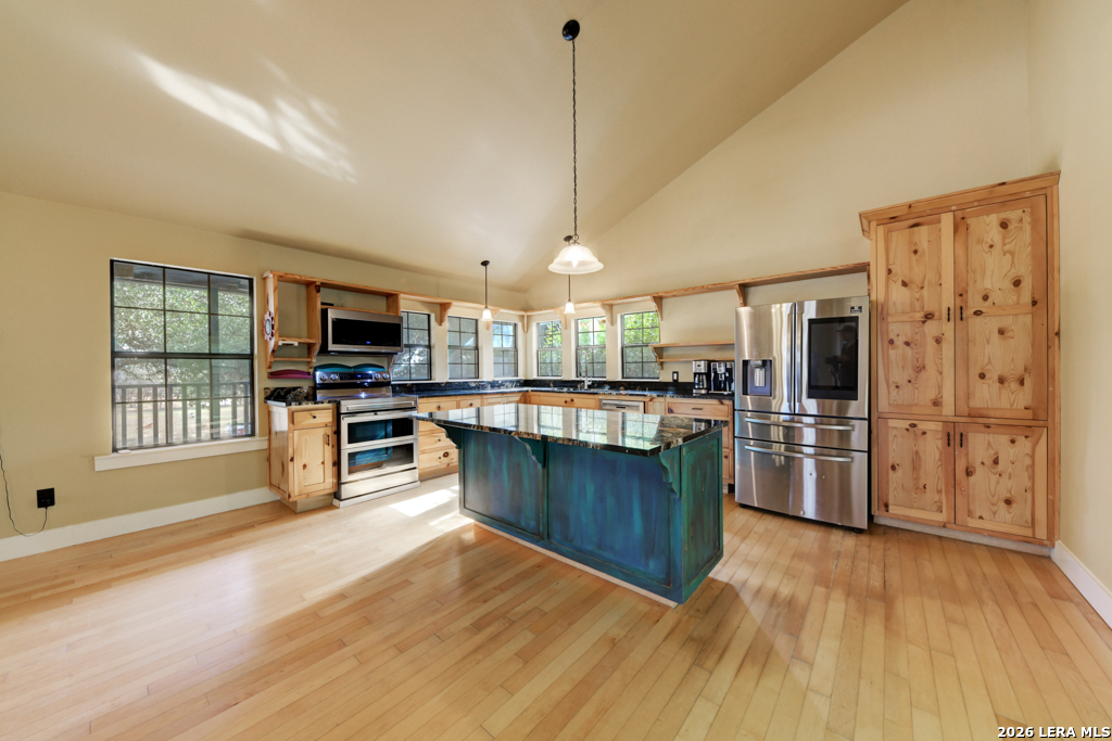 main property photo 10