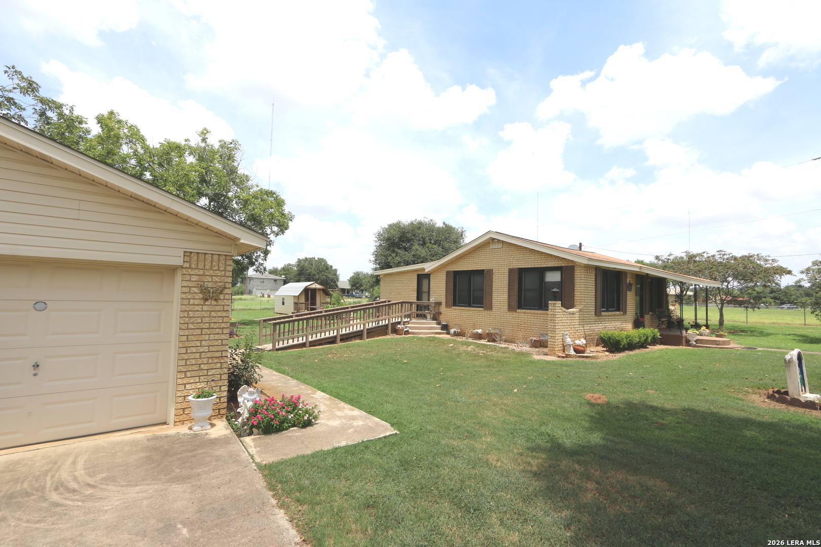 main property photo 37